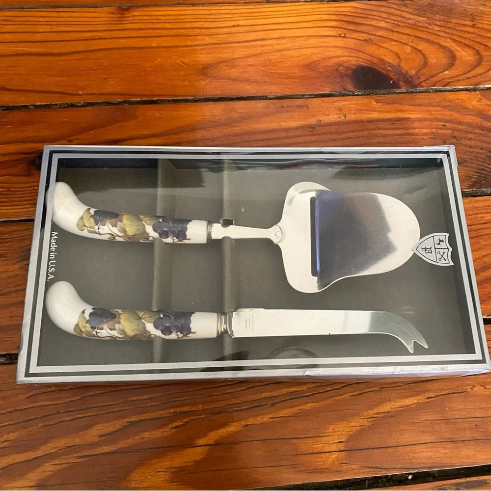 Prill Sheffield England Cheese Set Grape Porcelain Handles- 2 Pieces NWT